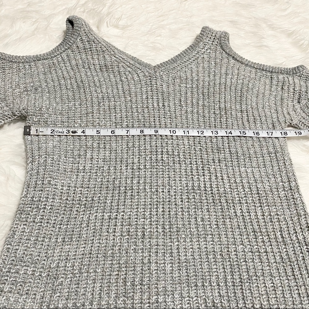 COTTON ON Gray Knitted Shoulder Cutout Swe… - Picture 4 of 5